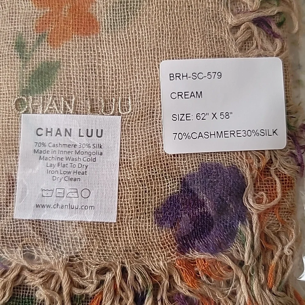 Chan Luu Cashmere And Silk Scarf Valentina Floral New Never Opened - Picture 5 of 5